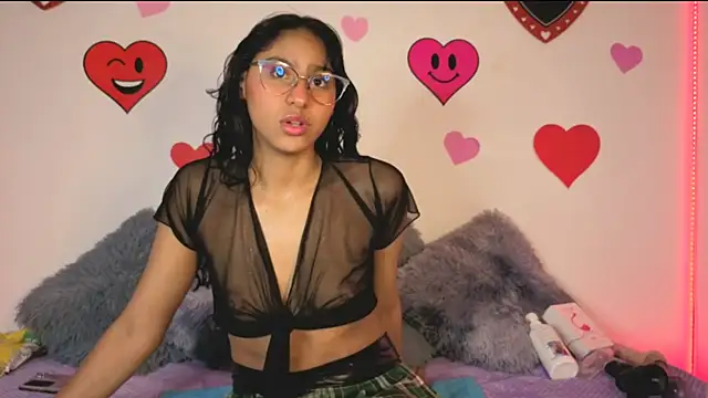 Snapshot of PaulaCutexs chatting on March 2026 03:32:01 AM PaulaCutexs online show from March 2026 03:32:01 AM