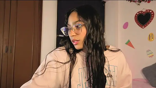 Snapshot of PaulaCutexs chatting on April 2026 02:00:01 AM PaulaCutexs online show from April 2026 02:00:01 AM