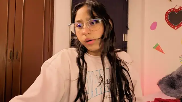 Snapshot of PaulaCutexs chatting on April 2026 04:50:02 AM PaulaCutexs online show from April 2026 04:50:02 AM