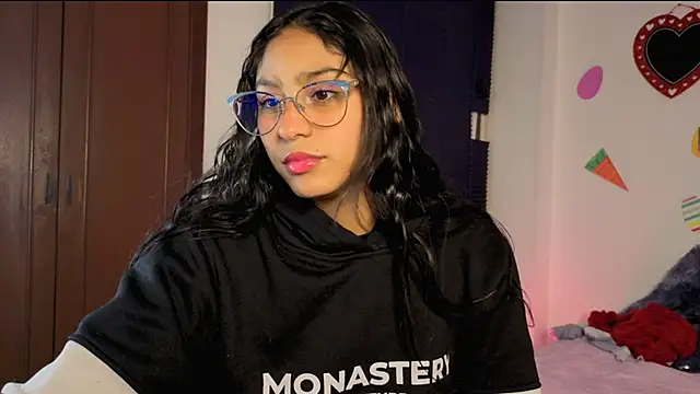 Snapshot of PaulaCutexs chatting on April 2026 04:08:02 AM PaulaCutexs online show from April 2026 04:08:02 AM