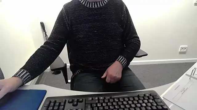 Snapshot of Buggemann chatting on March 2026 04:06:02 AM Buggemann online show from March 2026 04:06:02 AM