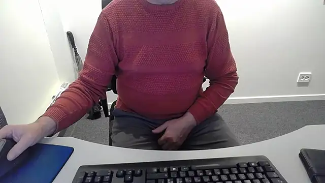 Snapshot of Buggemann chatting on March 2026 04:40:01 AM Buggemann online show from March 2026 04:40:01 AM