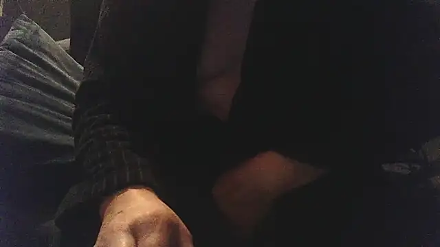 Snapshot of Buggemann chatting on April 2026 01:06:02 AM Buggemann online show from April 2026 01:06:02 AM