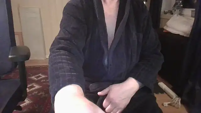 Snapshot of Buggemann chatting on April 2026 03:09:01 AM Buggemann online show from April 2026 03:09:01 AM