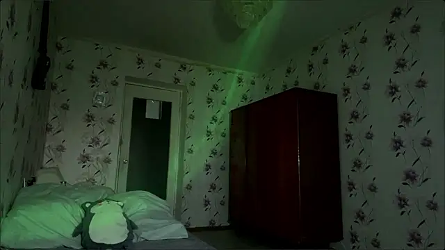 Snapshot of AnnaWasp chatting on March 2026 04:07:02 AM AnnaWasp online show from March 2026 04:07:02 AM