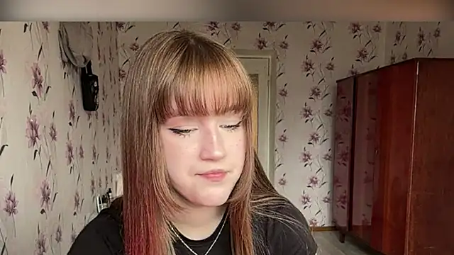 Snapshot of AnnaWasp chatting on April 2026 06:19:01 AM AnnaWasp online show from April 2026 06:19:01 AM