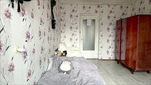 Snapshot of AnnaWasp chatting on April 2026 05:30:01 AM AnnaWasp online show from April 2026 05:30:01 AM