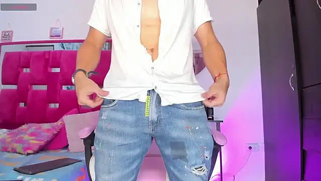 Christopher Harris  online show from April 2026 01:00:01 AM