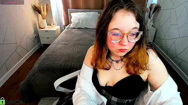 Snapshot of Aleks-caster chatting on April 2026 10:05:02 AM Aleks-caster online show from April 2026 10:05:02 AM