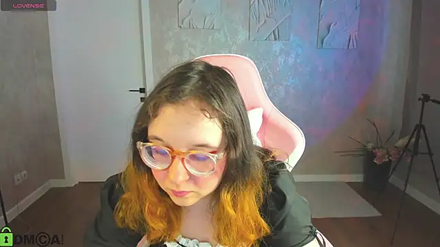 Snapshot of Aleks-caster chatting on April 2026 09:31:01 AM Aleks-caster online show from April 2026 09:31:01 AM