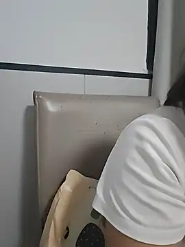 Snapshot of zxc81830 chatting on April 2026 01:28:01 PM zxc81830 online show from April 2026 01:28:01 PM