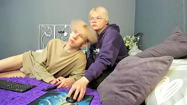 Snapshot of Mark_Brain chatting on April 2026 12:13:01 PM Mark Brain online show from April 2026 12:13:01 PM