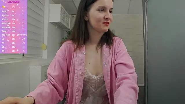 Snapshot of MissXSophie chatting on April 2026 03:28:01 AM MissXSophie online show from April 2026 03:28:01 AM