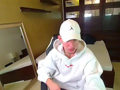 KrewVaughn online show from March 2026 06:18:02 AM