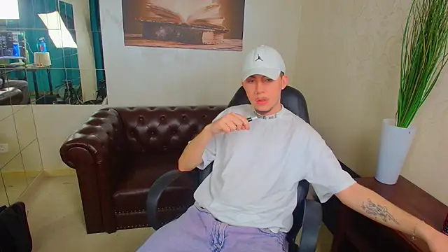 KrewVaughn online show from March 2026 09:32:01 AM