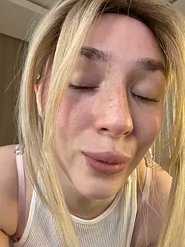 Snapshot of KittiLin chatting on March 2026 09:10:02 PM KittiLin online show from March 2026 09:10:02 PM