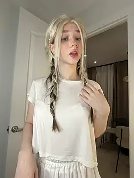 Snapshot of KittiLin chatting on March 2026 09:38:02 PM KittiLin online show from March 2026 09:38:02 PM