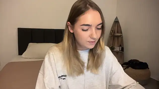 RoxyWet online show from April 2026 01:31:01 PM