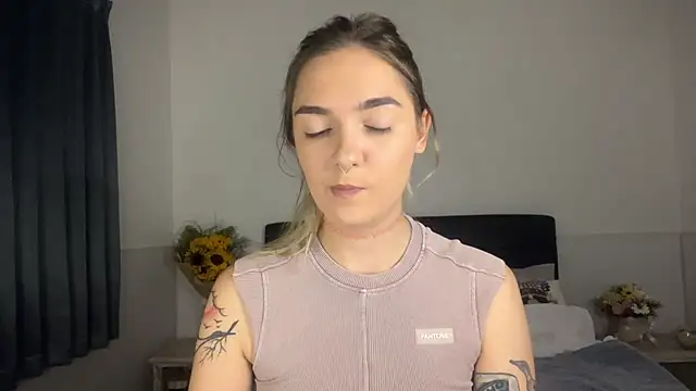 Snapshot of RoxyWet chatting on July 2026 02:25:02 PM RoxyWet online show from July 2026 02:25:02 PM