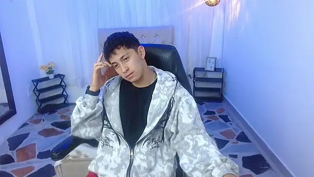 Snapshot of Kei_23 chatting on April 2026 11:48:02 AM Kei 23 online show from April 2026 11:48:02 AM