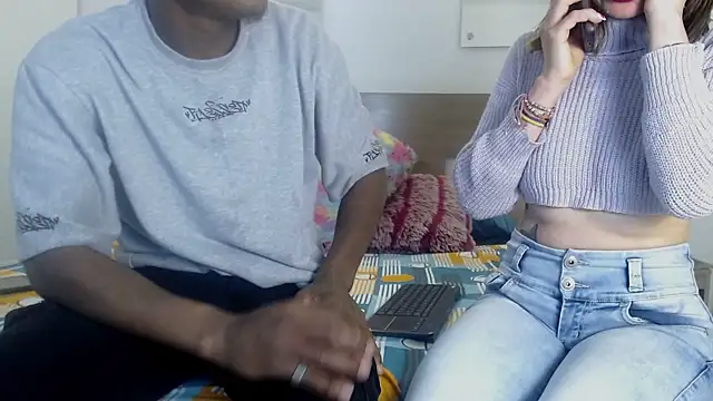 Ebony N Blonde online show from April 2026 12:05:01 AM