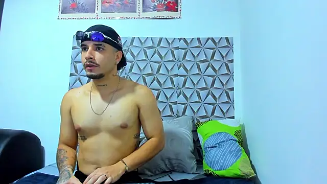 Leon Hotx online show from March 2026 07:19:01 PM