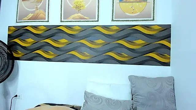 Leon Hotx online show from April 2026 07:18:02 PM