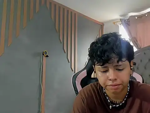 Snapshot of NikiEvanz chatting on March 2026 02:17:02 PM NikiEvanz online show from March 2026 02:17:02 PM