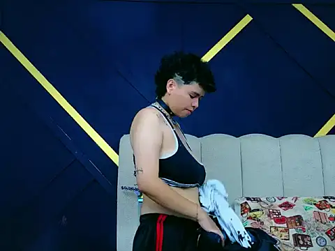 Snapshot of NikiEvanz chatting on April 2026 10:10:02 PM NikiEvanz online show from April 2026 10:10:02 PM