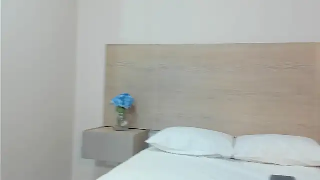 Snapshot of isabellathomass chatting on March 2026 07:18:02 PM isabellathomass online show from March 2026 07:18:02 PM