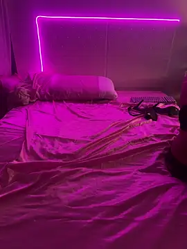 Snapshot of Shynesse21 chatting on April 2026 12:52:02 AM Shynesse21 online show from April 2026 12:52:02 AM