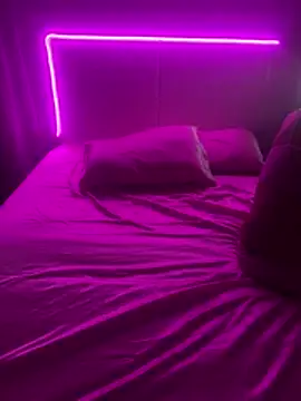 Snapshot of Shynesse21 chatting on April 2026 10:21:02 PM Shynesse21 online show from April 2026 10:21:02 PM