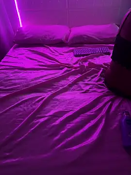 Snapshot of Shynesse21 chatting on April 2026 05:07:01 PM Shynesse21 online show from April 2026 05:07:01 PM