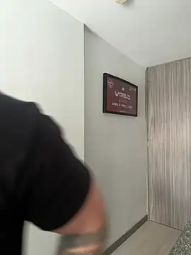 Axel Dominus online show from March 2026 07:04:02 PM