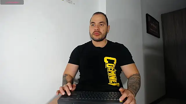 Snapshot of Axel_Dominus chatting on June 2026 10:01:01 AM Axel Dominus online show from June 2026 10:01:01 AM