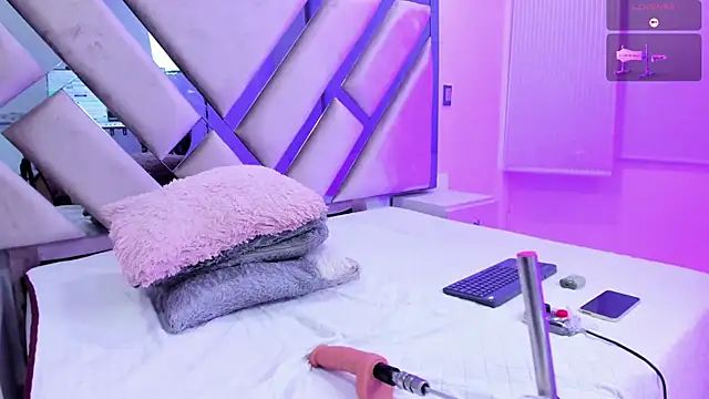 Zoe Evaanss  online show from March 2026 08:25:02 PM