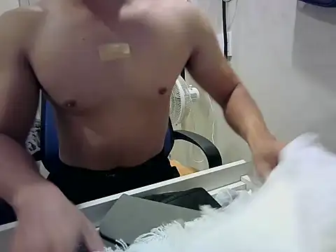 ZhangQing95 online show from April 2026 02:31:01 PM