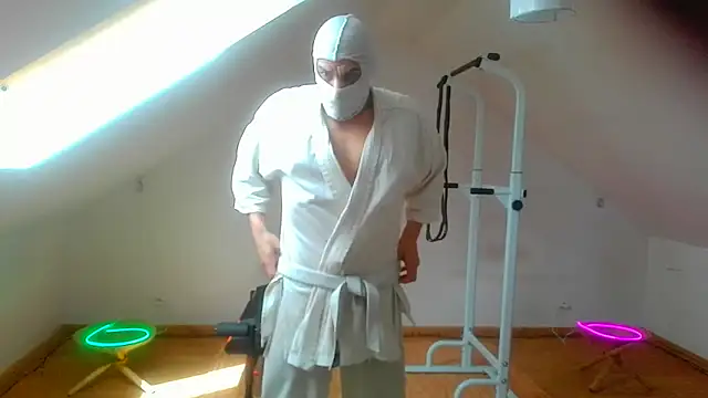 Snapshot of NinjaLaser chatting on April 2026 11:29:02 AM NinjaLaser online show from April 2026 11:29:02 AM