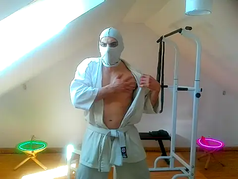 Snapshot of NinjaLaser chatting on April 2026 11:21:02 AM NinjaLaser online show from April 2026 11:21:02 AM