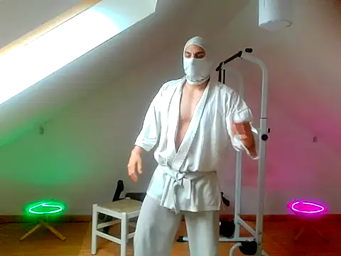 Snapshot of NinjaLaser chatting on April 2026 11:28:01 AM NinjaLaser online show from April 2026 11:28:01 AM