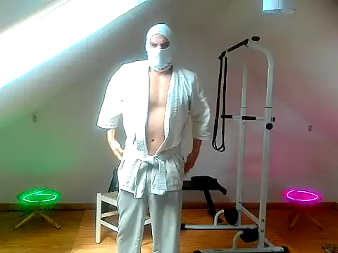 Snapshot of NinjaLaser chatting on April 2026 12:15:02 PM NinjaLaser online show from April 2026 12:15:02 PM