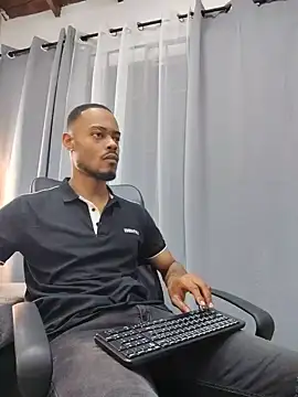 Oliver bigblack cock online show from May 2026 07:22:02 PM