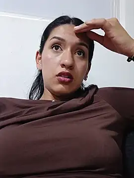 Snapshot of FiorellaLan chatting on March 2026 07:20:02 PM FiorellaLan online show from March 2026 07:20:02 PM