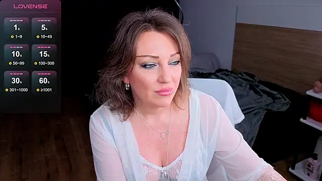 Snapshot of Sirena_Fly chatting on April 2026 09:15:02 PM Sirena Fly online show from April 2026 09:15:02 PM