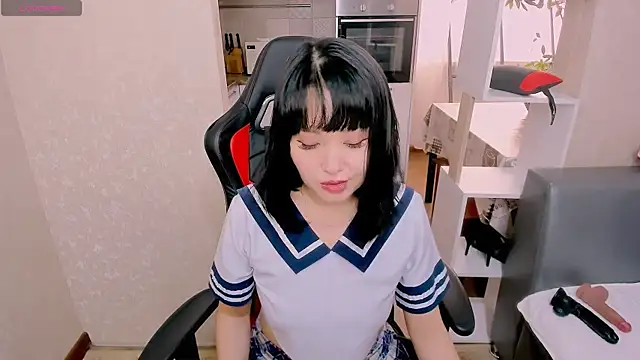 Snapshot of Akiko_Yun chatting on October 2025 11:00:01 AM Akiko Yun online show from October 2025 11:00:01 AM