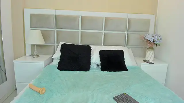 Snapshot of Amelie_Fabulous_ chatting on March 2026 01:28:01 PM Amelie Fabulous online show from March 2026 01:28:01 PM