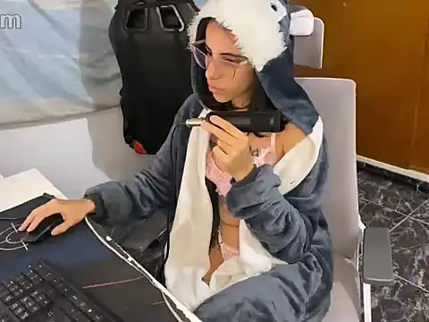 Poison Ivy 29 online show from March 2026 11:33:01 PM