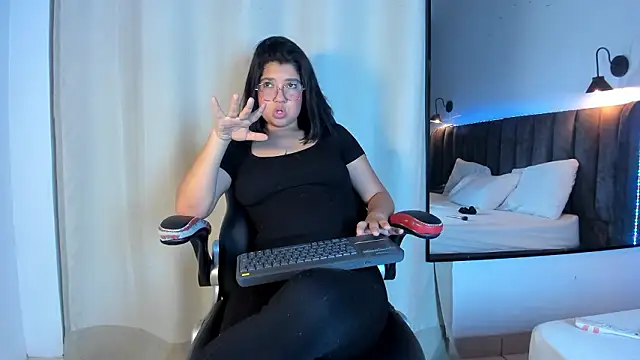 Snapshot of selena__smith1 chatting on March 2026 03:23:01 AM selena smith1 online show from March 2026 03:23:01 AM