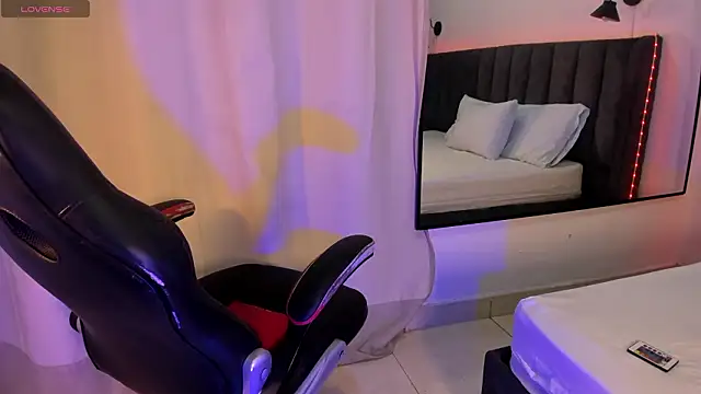 Snapshot of selena__smith1 chatting on March 2026 05:11:02 AM selena smith1 online show from March 2026 05:11:02 AM