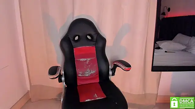 Snapshot of selena__smith1 chatting on April 2026 06:19:01 AM selena smith1 online show from April 2026 06:19:01 AM